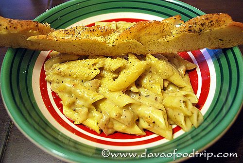 Boyd's Pizza House - Garlic Bread House: Isaacs Pasta with Garlic Bread